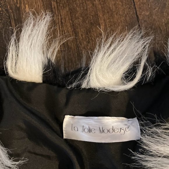 Mid lenght faux fur Jacket - Picture 6 of 11